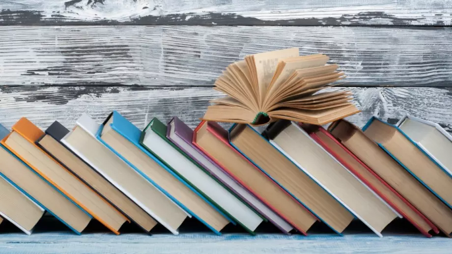 Коронавирусът удари книжния пазар, от бранша искат намаленото ДДС за постоянно