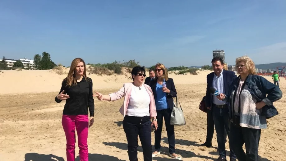 Водата на Слънчев бряг е с отлични качества за къпане, заяви Ангелкова