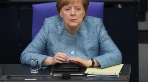 Меркел: Ядрената сделка с Иран не е перфектна, но трябва да се запази