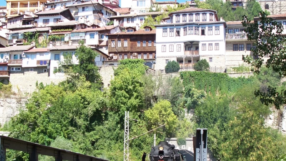 БДЖ организира атракционни пътувания с парен локомотив