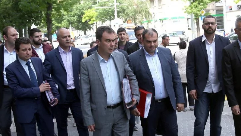 БСП внесе 200 000 подписа срещу сделката за ЧЕЗ