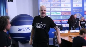 Слави Трифонов дарява печалбата от концерта си в Лондон на децата с увреждания