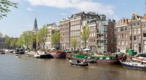 Амстердам забранява коли на бензин и дизел до 2030 г.