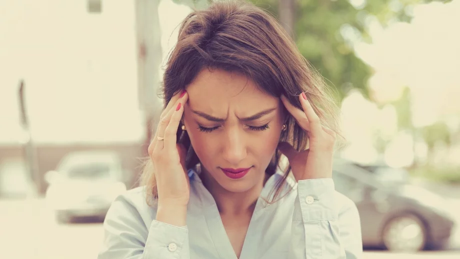 Избягвайте тези храни и напитки, ако често ви боли глава