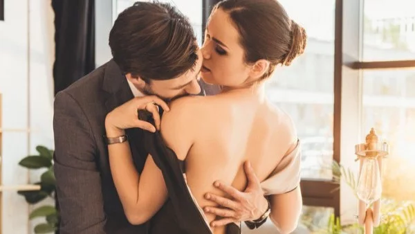 4 страхотни пози за секс извън спалнята