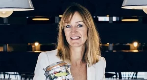 Запознайте се с жената, която изхвърля само 300 гр боклук годишно