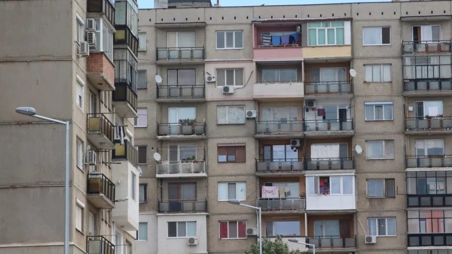 Промени в програмата за саниране - може да се наложи и собствениците да дават пари