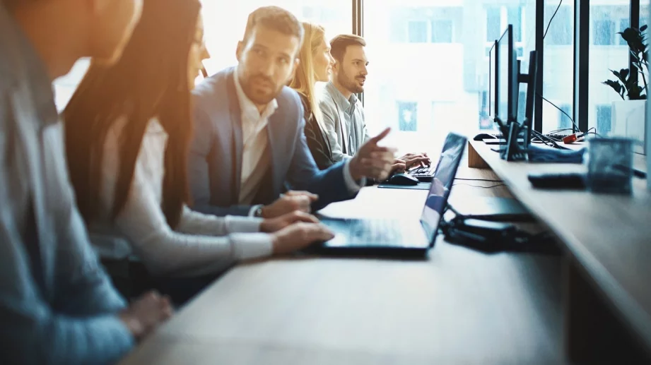 Аутсорсинг индустрията у нас се разраства, над 40 000 са заетите в нея