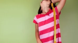 Това е най-високото 12-годишно момиче в света (снимки)