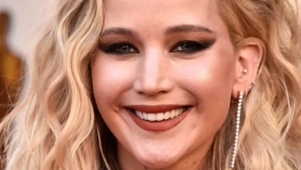 Дженифър Лорънс си хвана галерист (снимка)