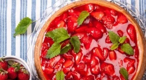 Неустоимо вкусен ягодов чийзкейк