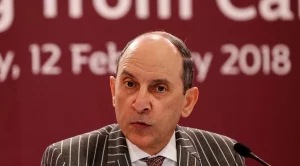 Шефът на Qatar Airways възмути със сексистки коментар, после се извини