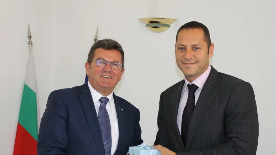 Прокуратурата сезира КПКОНПИ за Манолев