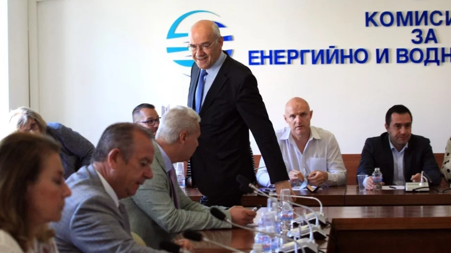 Парното и топлата вода поскъпват от 1 юли, но не е ясно с колко