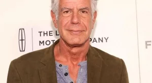 Антъни Бурдейн, един от най-известните готвачи в света, се е самоубил