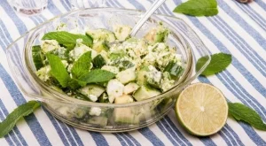 Салата от краставици с ментов дресинг