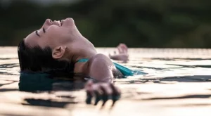 4 изумителни плаващи хотела (видео)