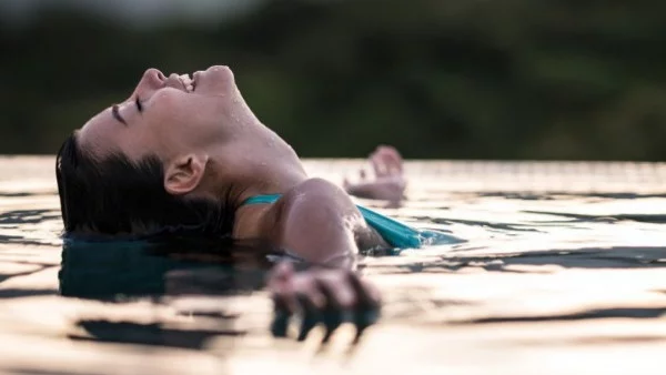 4 изумителни плаващи хотела (видео)