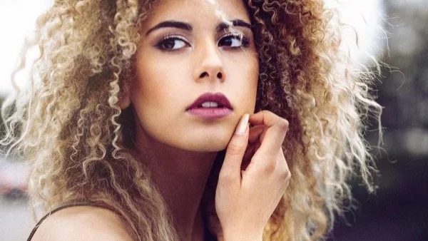 18-годишна стана Мис Мондиал 2018 (снимки)