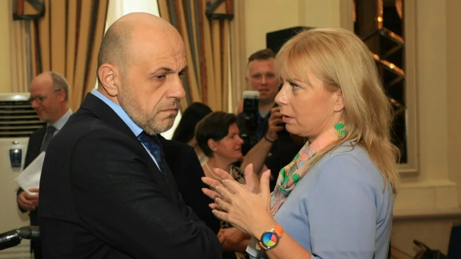 Дончев: Приоритет ни е до 1 г. да тръгнат електронните обществени поръчки