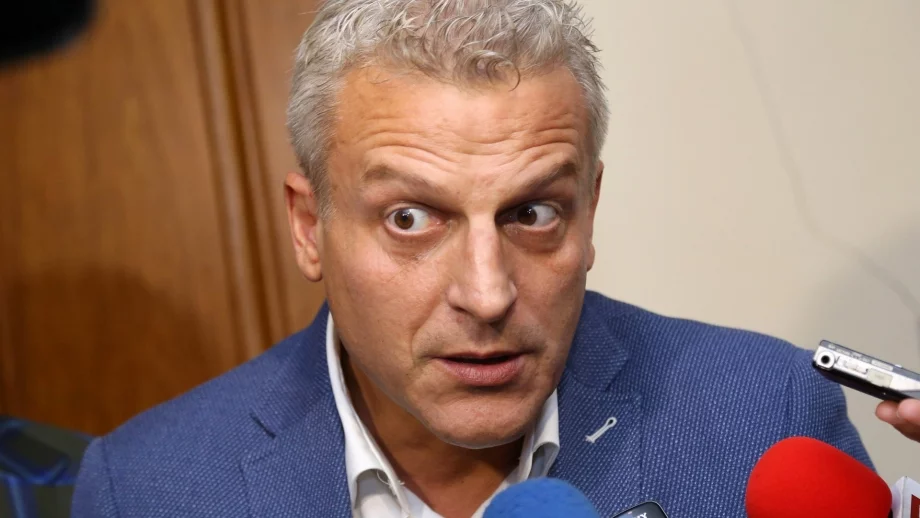 Тръгна делото срещу бившия здравен министър Петър Москов