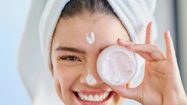 Имате мазна кожа? Правете това през лятото