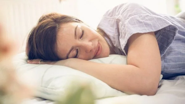 Как да спите по-добре, когато навън е ужасно горещо