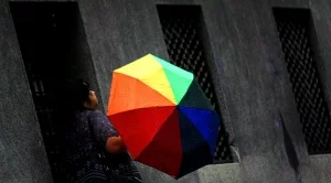 Не се очаква да спре да вали скоро