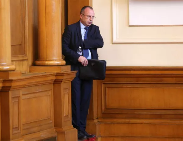 Прокуратурата разпитва Порожанов за злоупотреби с европари