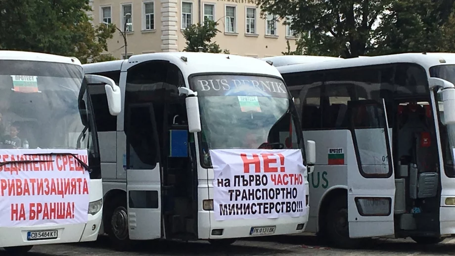 Засилват се противоречията между автобусните и товарните превозвачи
