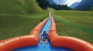 Банско открива летния сезон с най-дългата водна пързалка в Европа