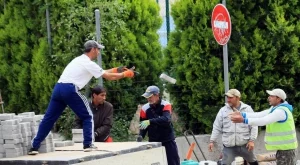 Колко работят българите в сравнение със средното ниво в ЕС?