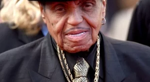 Почина бащата на Майкъл Джексън