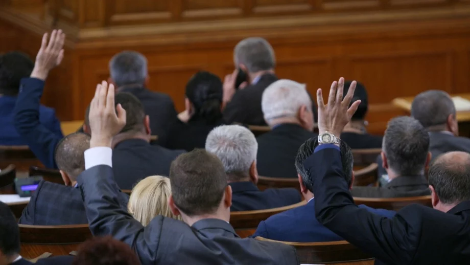 Парламентът прие мерки за свиване на административната тежест