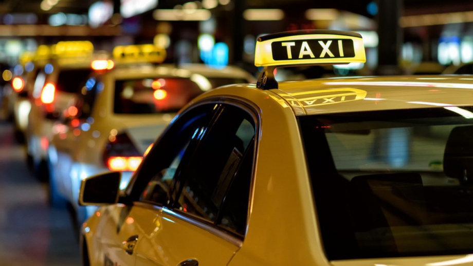 Първоначалната такса на таксиметровите услуги може да се увеличи двойно