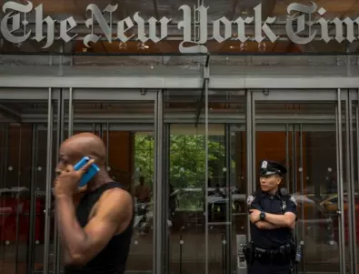 Мъж с брадва и меч се опита да влезе в редакцията на в. „Ню Йорк таймс“, за да разговаря с конкретни журналисти
