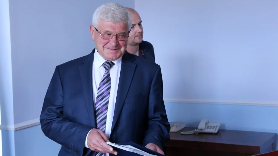 Ананиев: Няма да държа на двата варианта за здравна реформа, ако се намери по-добър