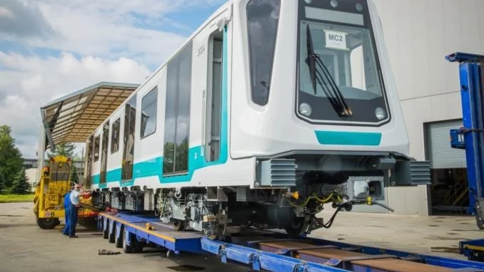 Първият влак за третата линия на метрото вече е тук (Снимки)