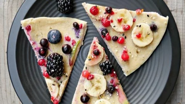 Кокосова палачинка-пица