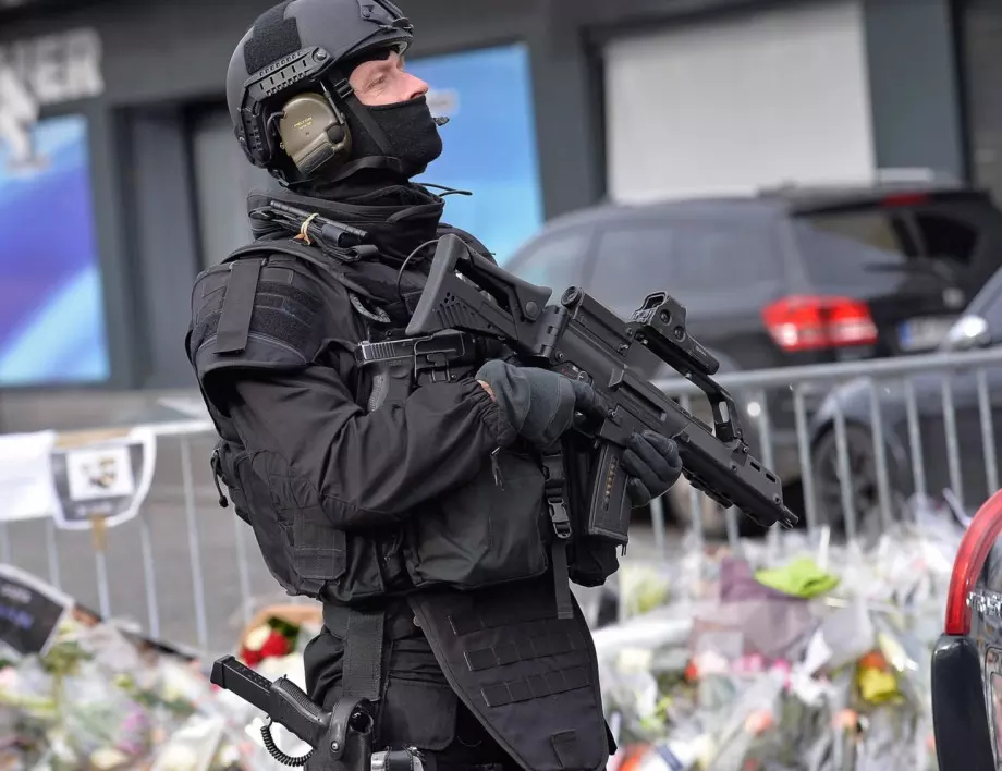 Разбиха мащабна престъпна група при полицейска операция в Европа