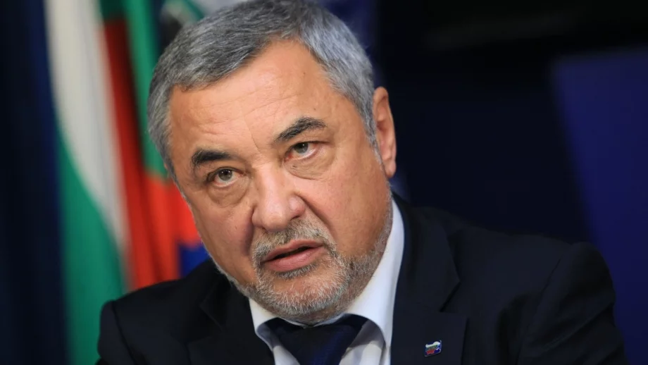 Симеонов нарече "долни лъжи" поредните обвинения на Сидеров 