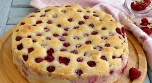 Малинов пай с крема сирене