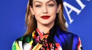 Джиджи Хадид се показа без грим (видео)