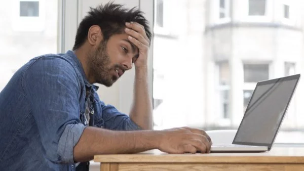 Фейсбук депресия. Или как не сме такива, за каквито се представяме