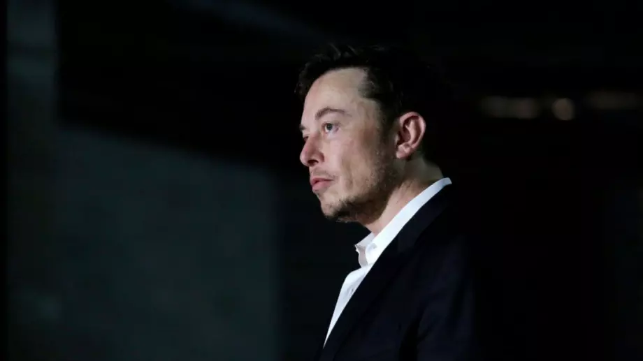 Приходите от реклама на X в режим на свободно падане, откакто Илон Мъск придоби платформата