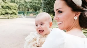 Ето ги официалните снимки от кръщенето на принц Луи