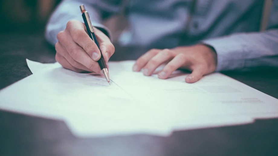 Експерт: Засегнатите от фалита на "Олимпик" веднага да сключат нови полици