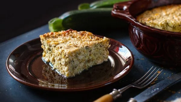 Запечени тиквички с кисело мляко и сирене