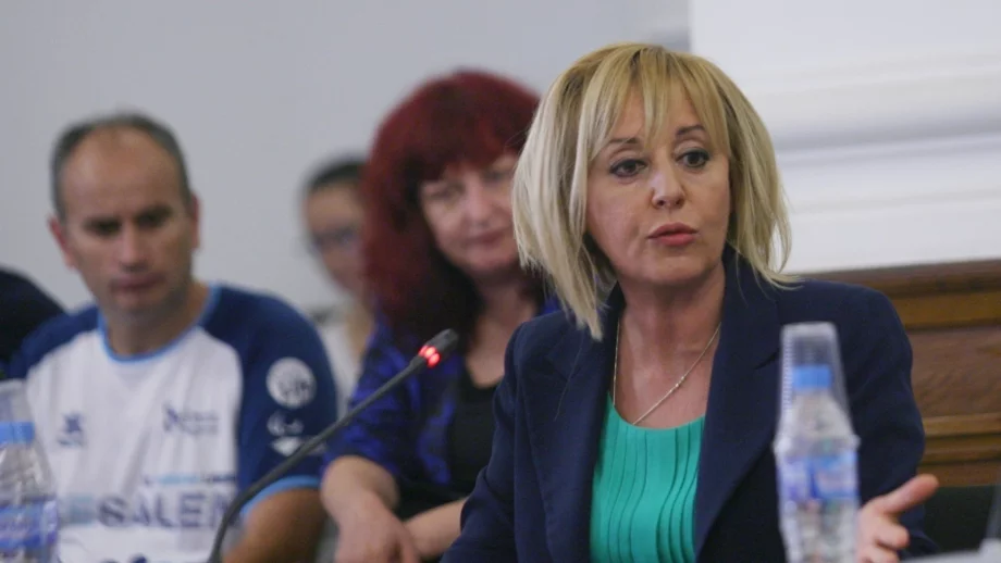 Манолова: Реформата във ВиК се свежда до поскъпване на водата