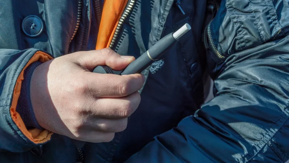 Официално: Бездимните цигари ще се облагат с по-висок акциз от есента